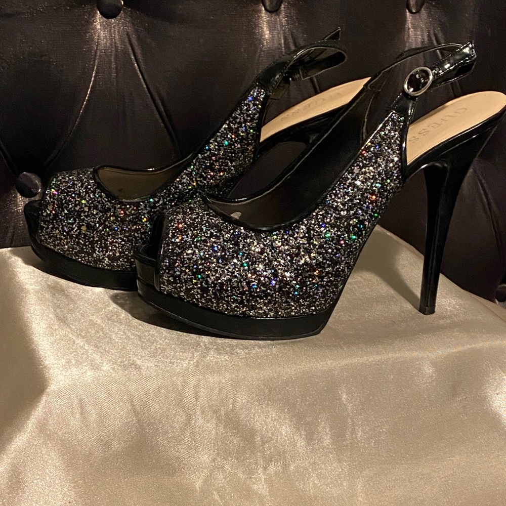 Guess size 9 heels black and multi